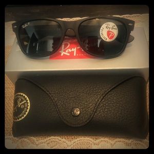 New Rayban Wayfarer Sunglasses
